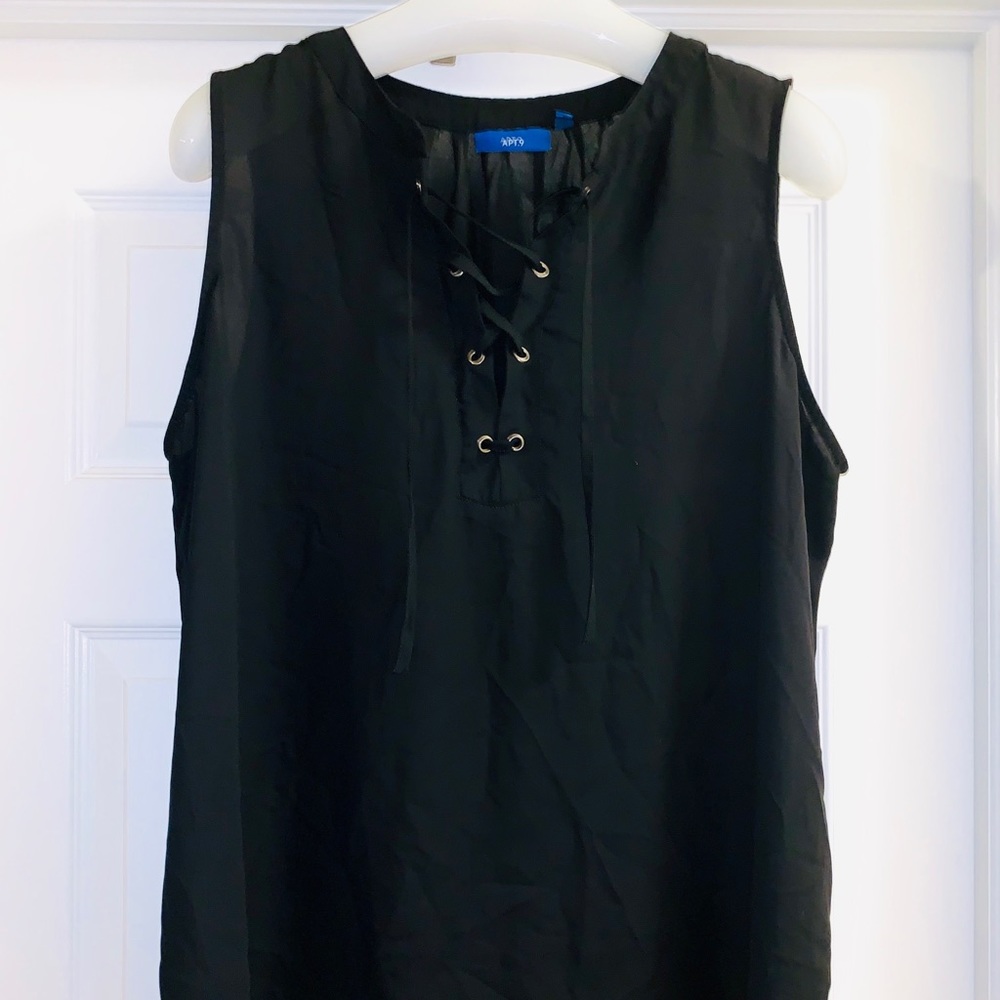 XL BLACK CROSS NECK TOP PERFECT FOR GOING OUT